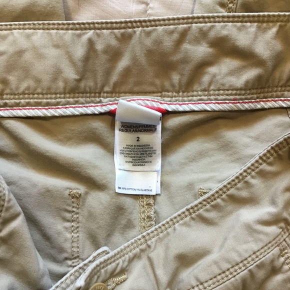 EUC The North Face cargo capri’s, size 2 - Picture 2 of 5